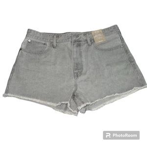 Madewell gray mid rise relaxed denim shorts NWT size 32 raw hem